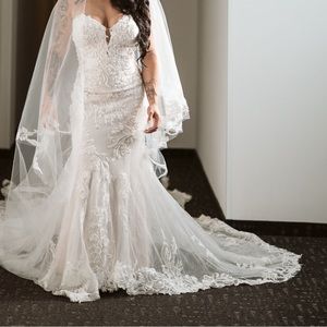 Beautiful ivory wedding dress